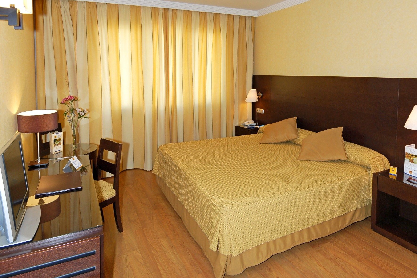 Occidental Hotel 4*